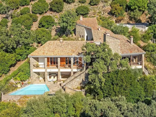 Villa d'architecte avec vue mer - domaine sécurisé - Le Lavandou 