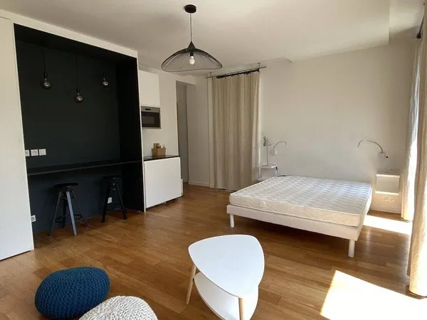 Studio 1 pièce 32 m² 