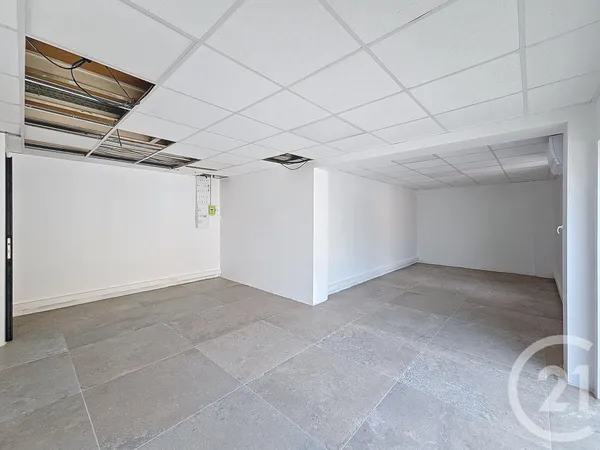 Local 1 pièce 37 m² 