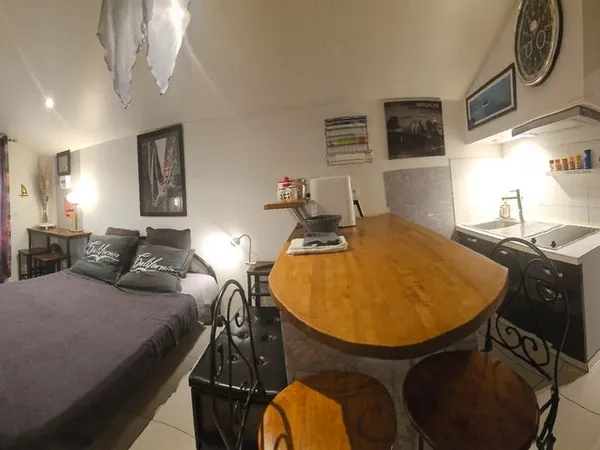 STUDIO ZEN sur ROQUES 31120 à la semaine ou au mois 450/850 charges incluses 