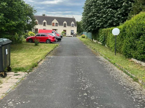Place de parking extérieur 