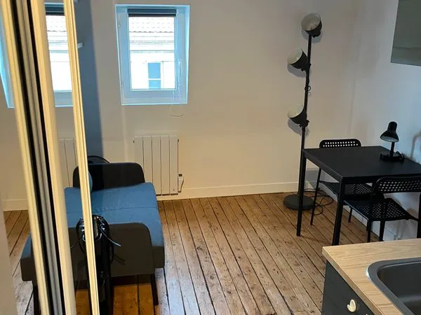 Studio meublé refait à neuf 10e arrondissement 