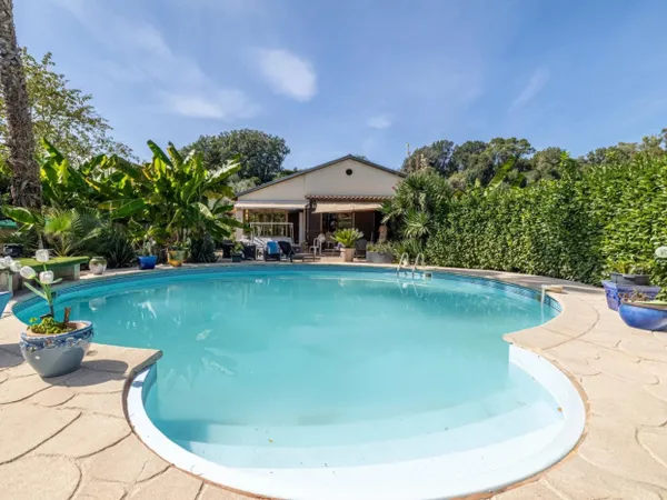 Saint Paul de Vente - Maison avec piscine, 3 appartements indépe 