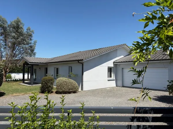Vends maison contemporaine de plain-pied - 220m²