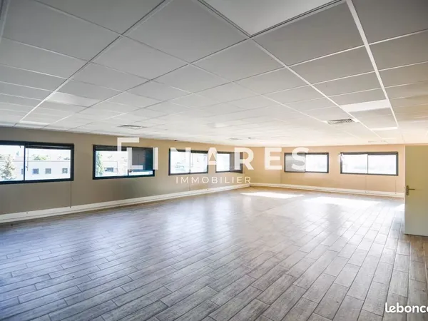 Bureaux 382 m² Aubagne 