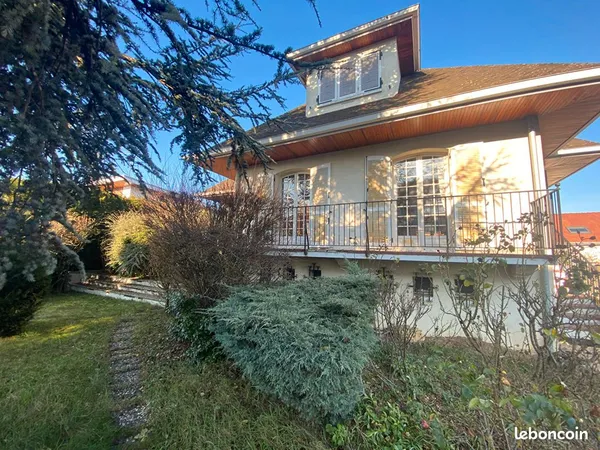 Maison 8 pièces 200 m² 