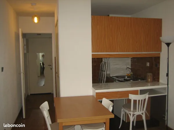 STUDIO CENTRE CHAMBERY 22 m2 