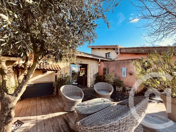 Maison 6 pièces 237 m² 