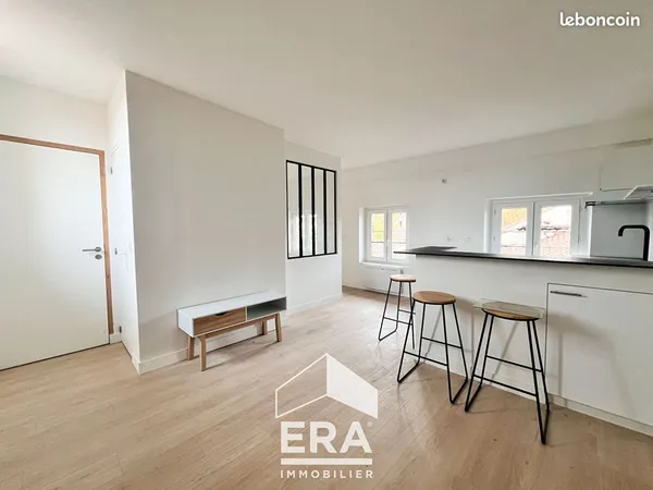 Studio 1 pièce 27 m² 