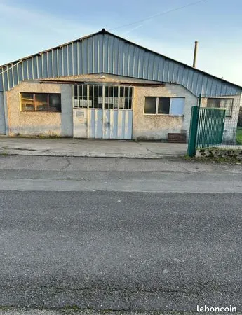 Local professionnel 380 m² 