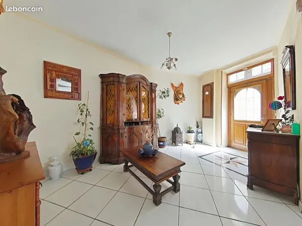 Maison 7 pièces 280 m² 