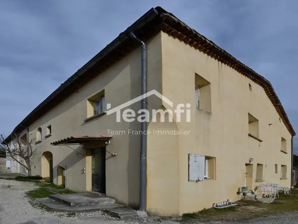 Appartement 4 pièces 270 m² 
