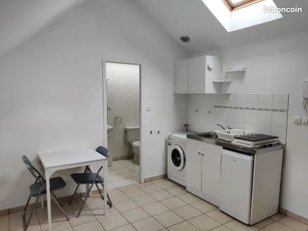 Studio Trélazé - proche commerces et transports 