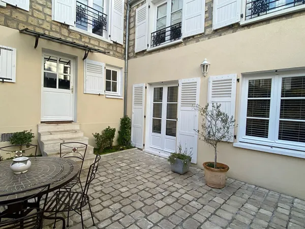 Maison 7 pièces - Centre ville - Au calme 