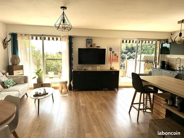 Rare Nice Ouest - T3 duplex vue mer avec terrasses, parking, piscine 