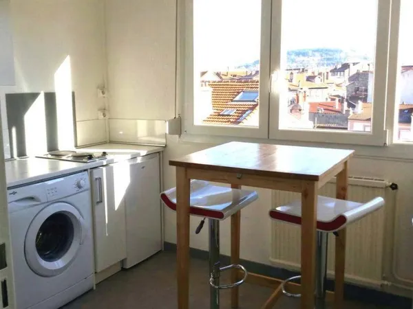 Studio 1 pièce 27 m² 