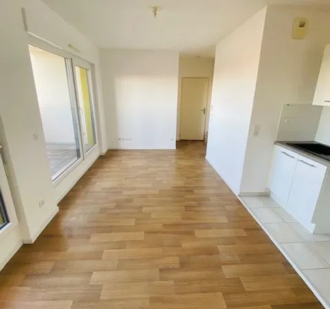De particulier à particulier, Appartement lumineux 3 pièces avec terrasse - 3e étage avec 