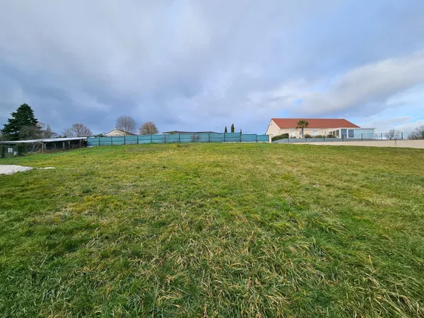 Terrain a bâtir 1251 m² Charmeil viabilisé 