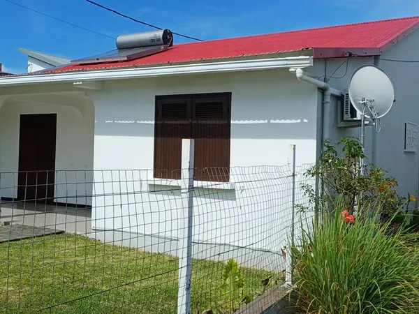 Maison F4 à louer à Cambuston, Saint-André (97440) 