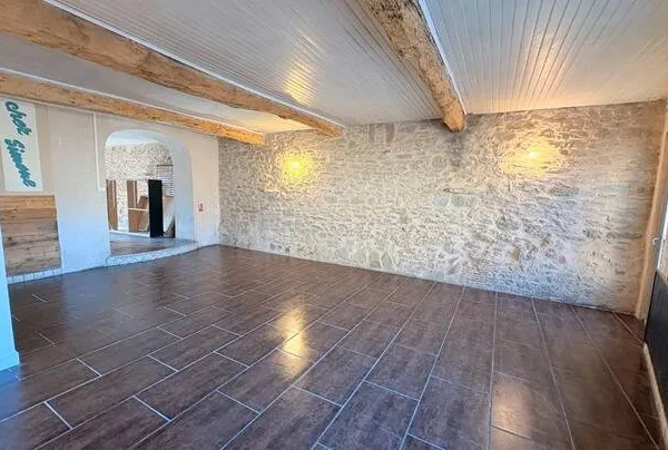 Boutique 3 pièces 130 m² 
