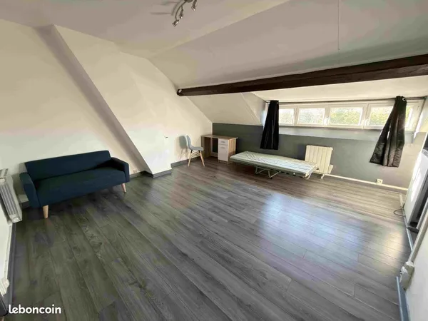 Studio 1 pièce 23 m² 