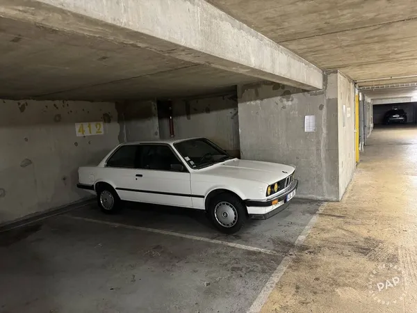 Garage/Parking 