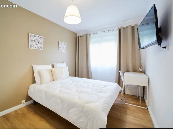 Chambre meublée (eau, électricité, chauffage, internet inclus) 