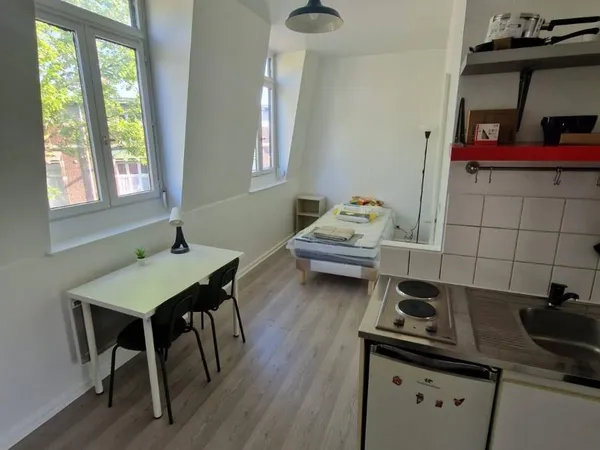 Studio meublé proche gare 