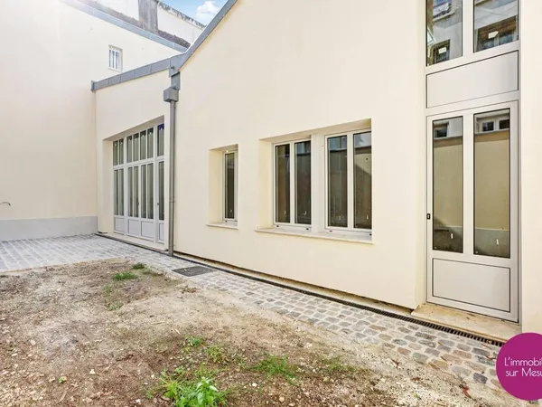 Bureaux 4 pièces 77 m² 