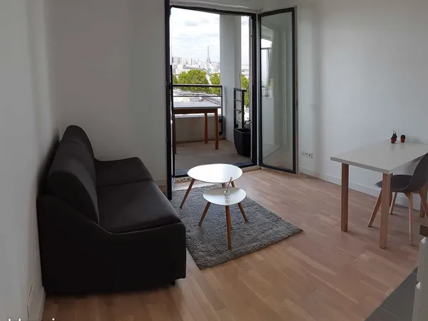 Studio meublé 21m2 + balcon vue Tour Eiffel quartier Fort Issy 