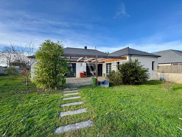 Maison de plain-pied 5 pièces 136 m² 