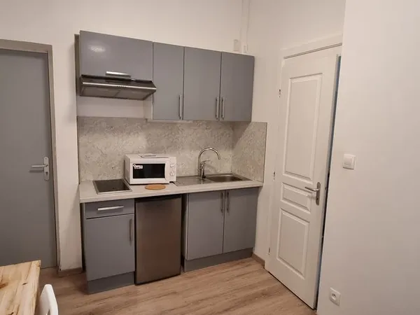 Studio Appartement T1 meublé 25m² Nancy Centre Rue de la Faïencerie 