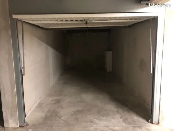 Location garage/box fermé 15m² 
