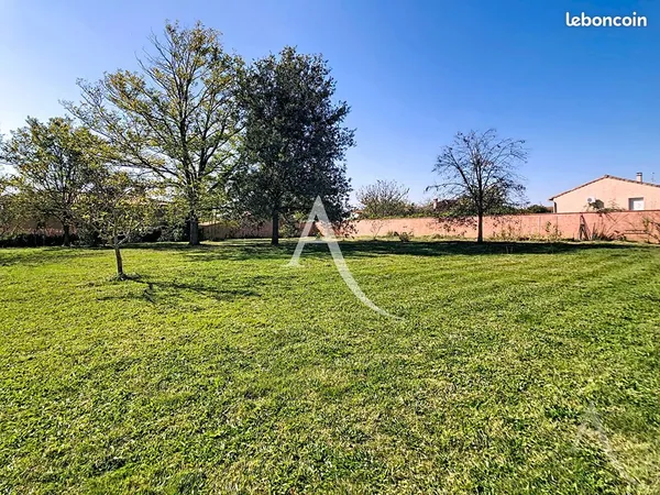 Terrain 1100 m² LE FAUGA 