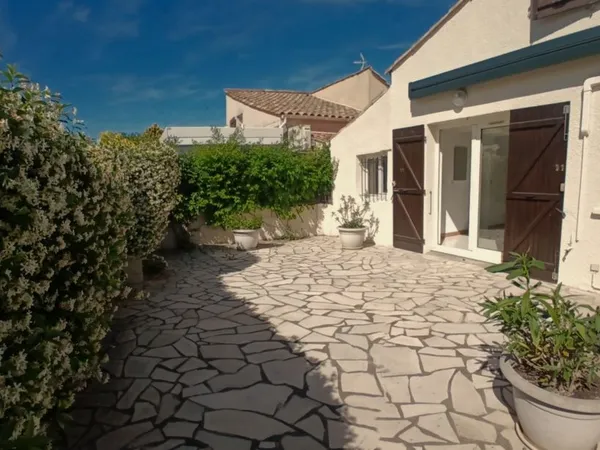 Maison 3 pièces - piscine, tennis 