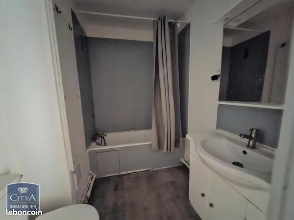 Studio 1 pièce 25 m² 