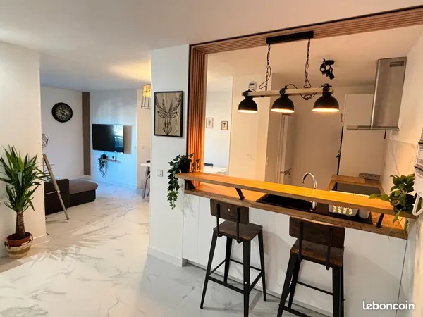 Chambre avec salle de bain privative - Colocation féminine conviviale 