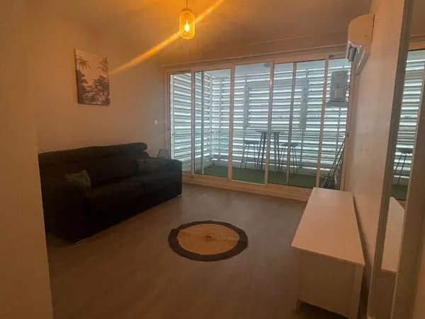 Studio 1 pièce 20 m² 