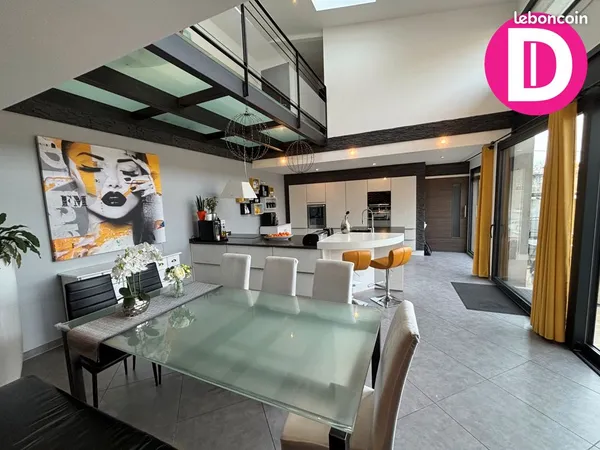 Maison 6 pièces 220 m² 