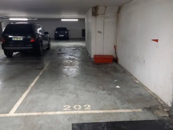 Parking 12 m² 