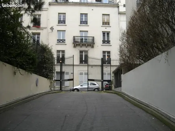 Paris 17 et 8e -Rome/Villiers- pres du Bd des batignolles Parking 