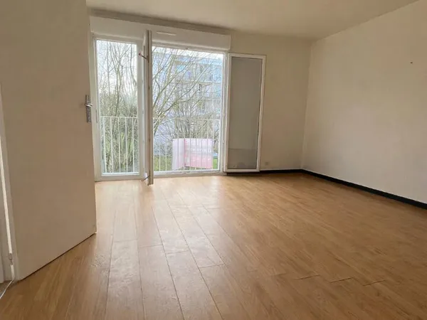 Villenave D'Ornon- Mairie/Tram Appartement t2-43m2-Cave-parking 