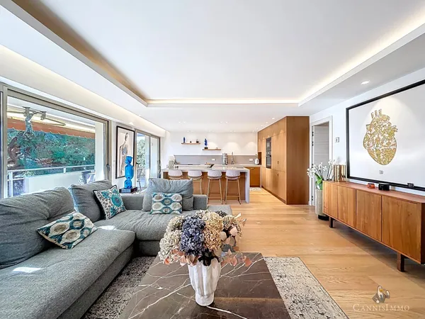 APPARTEMENT 4P 120 M2 VUE MER RENOVE CANNES TASSIGNY 