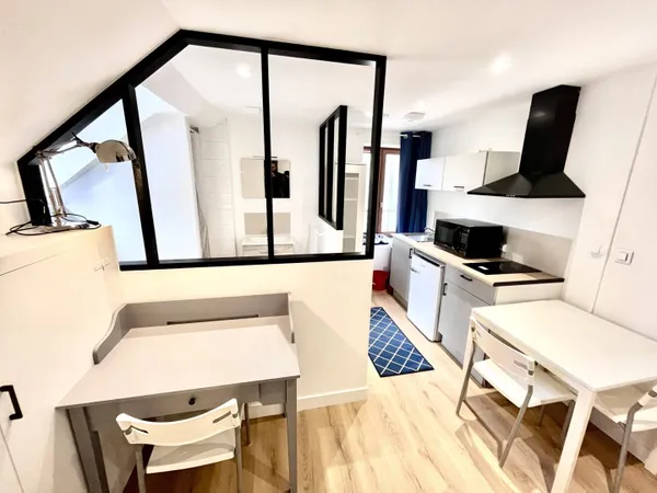Studio 1 pièce 17 m² 