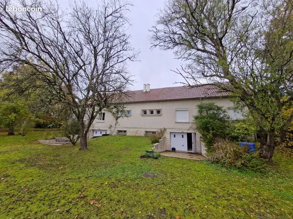 Maison 8 pièces 250 m² 