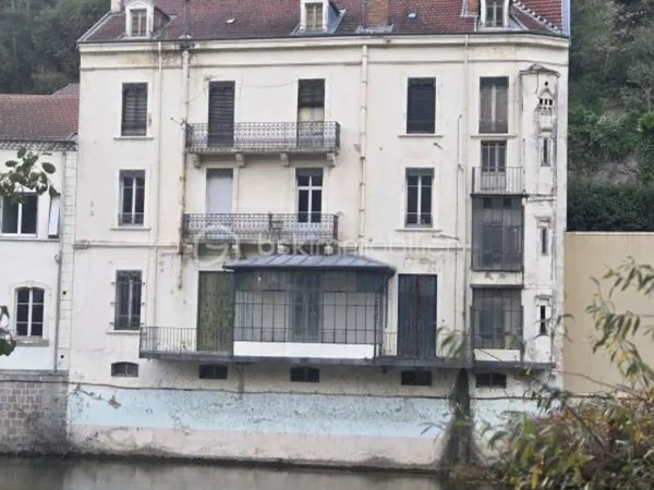 MAISON DE VILLE DE CARACTÈRE POTENTIEL EXCEPTIONNEL À VALS-LES-BAINS 