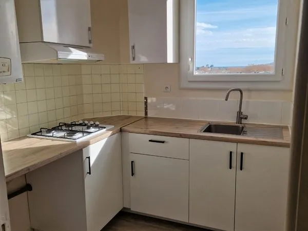 T2 rénové 42 m2 dans bon quartier 