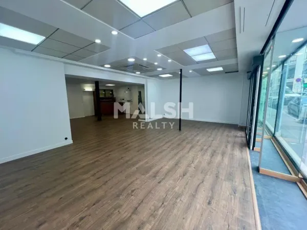 À VENDRE - Local commercial 78 m² - MONTCHAT 