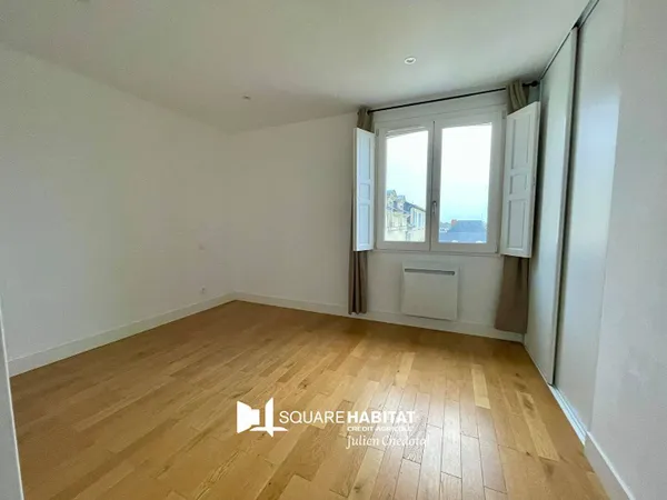Appartement 4 pièces 143 m² 