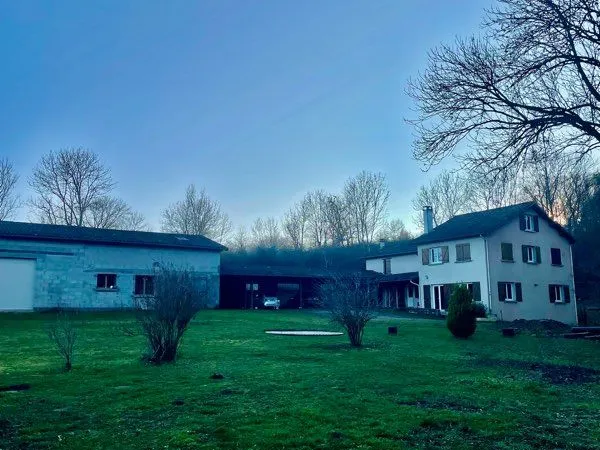 Maison + dépendances 